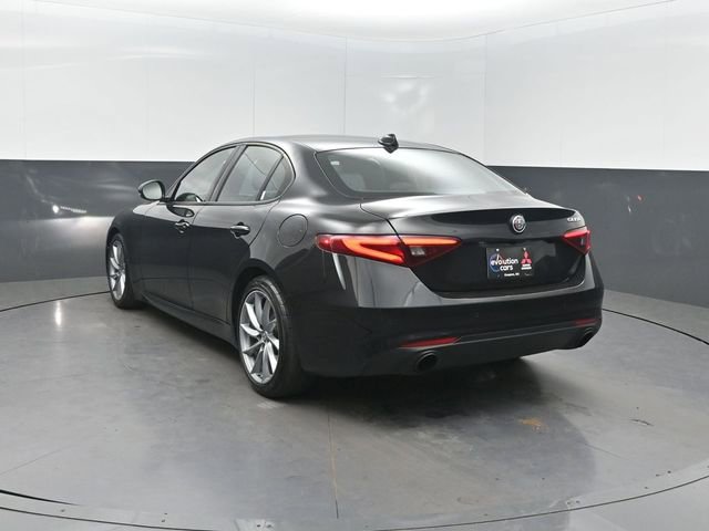 Used 2023 Alfa Romeo Giulia Sprint RWD image 3