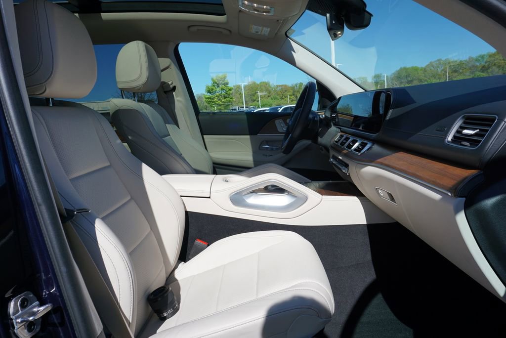 Used 2022 Mercedes-Benz GLS 450 4MATIC image 49