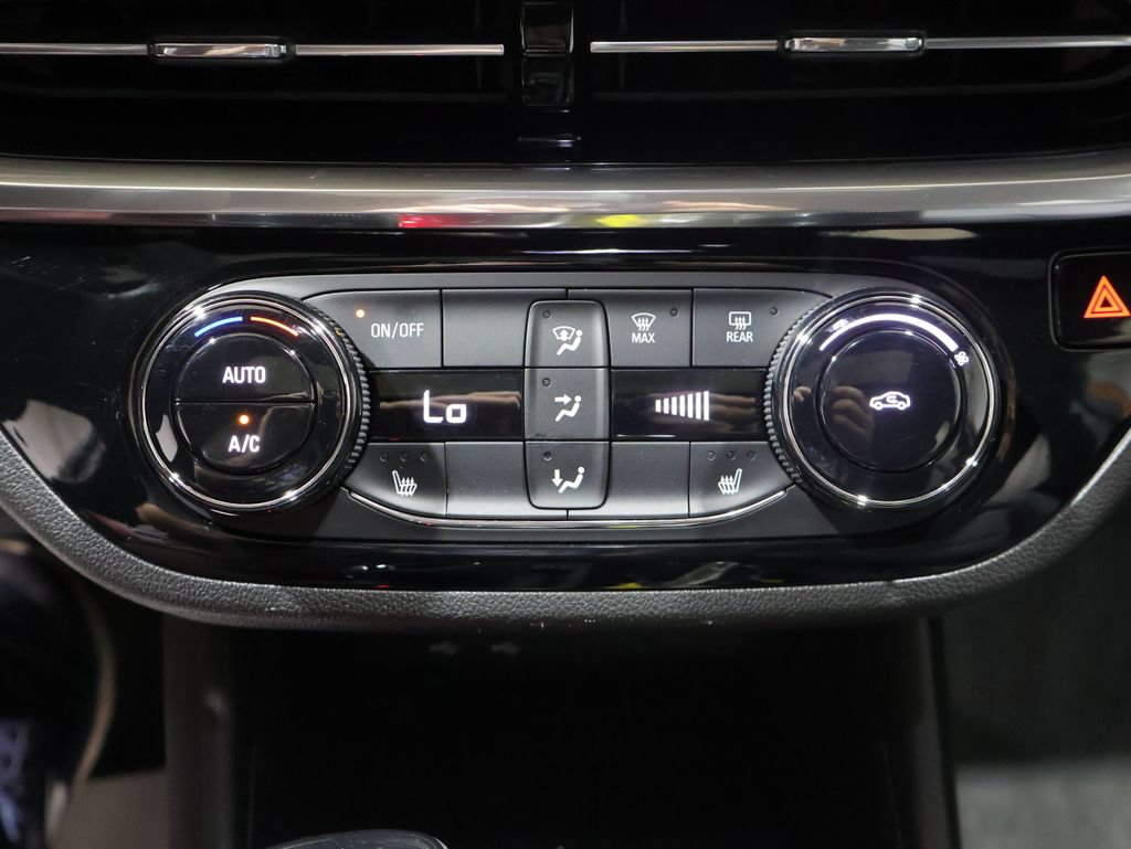 Used 2024 Buick Envista Sport Touring w/ Convenience I Package FWD image 32