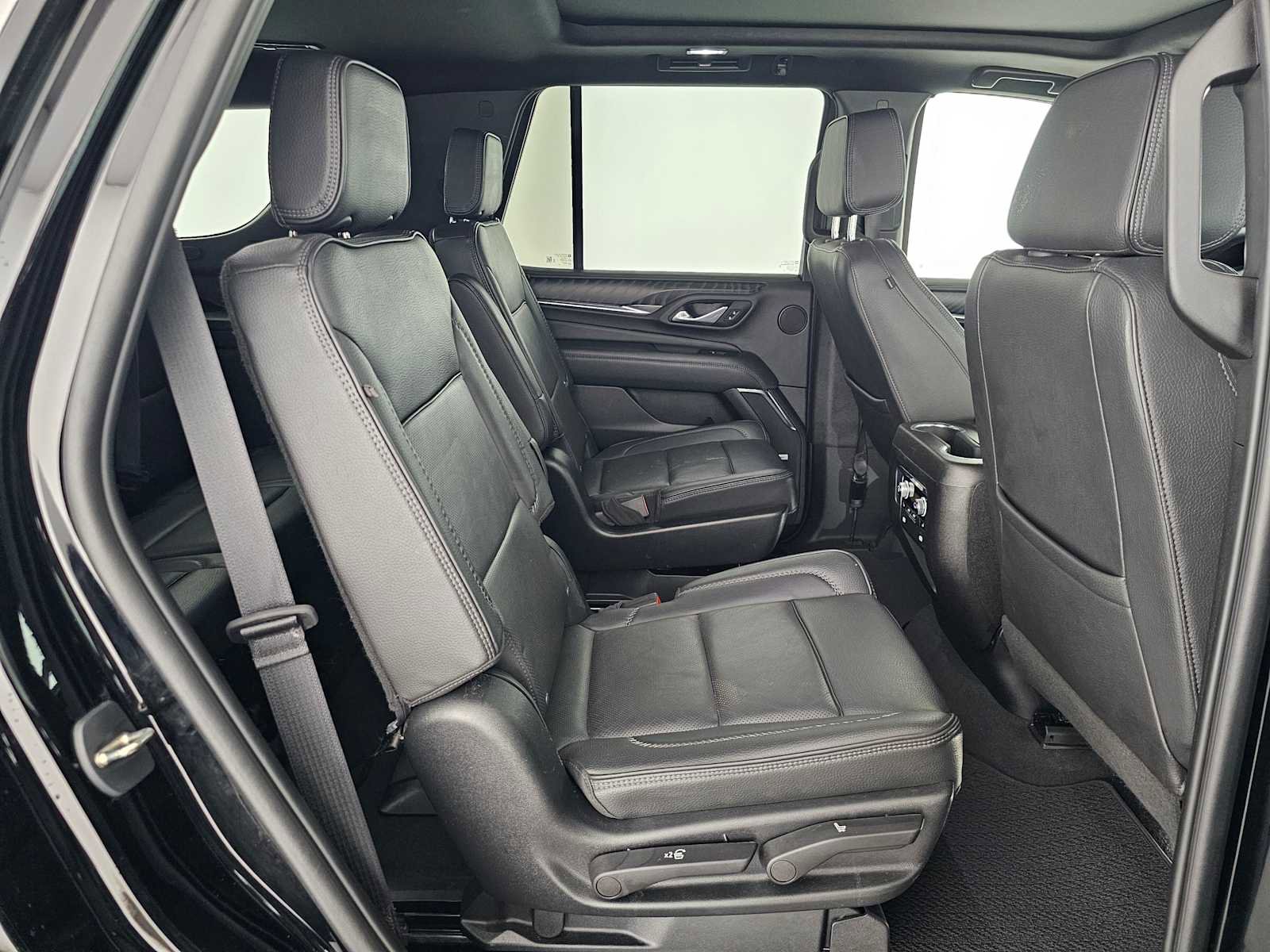 Used 2023 GMC Yukon Denali image 11