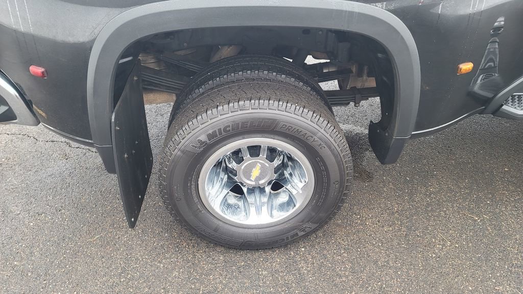 Used 2024 Chevrolet Silverado 3500 LT w/ Convenience Package AWD/4WD image 13