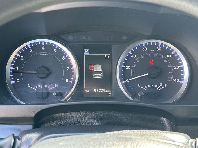 Used 2019 Toyota Highlander LE w/ Carpet Mat Package (TMS) image 10