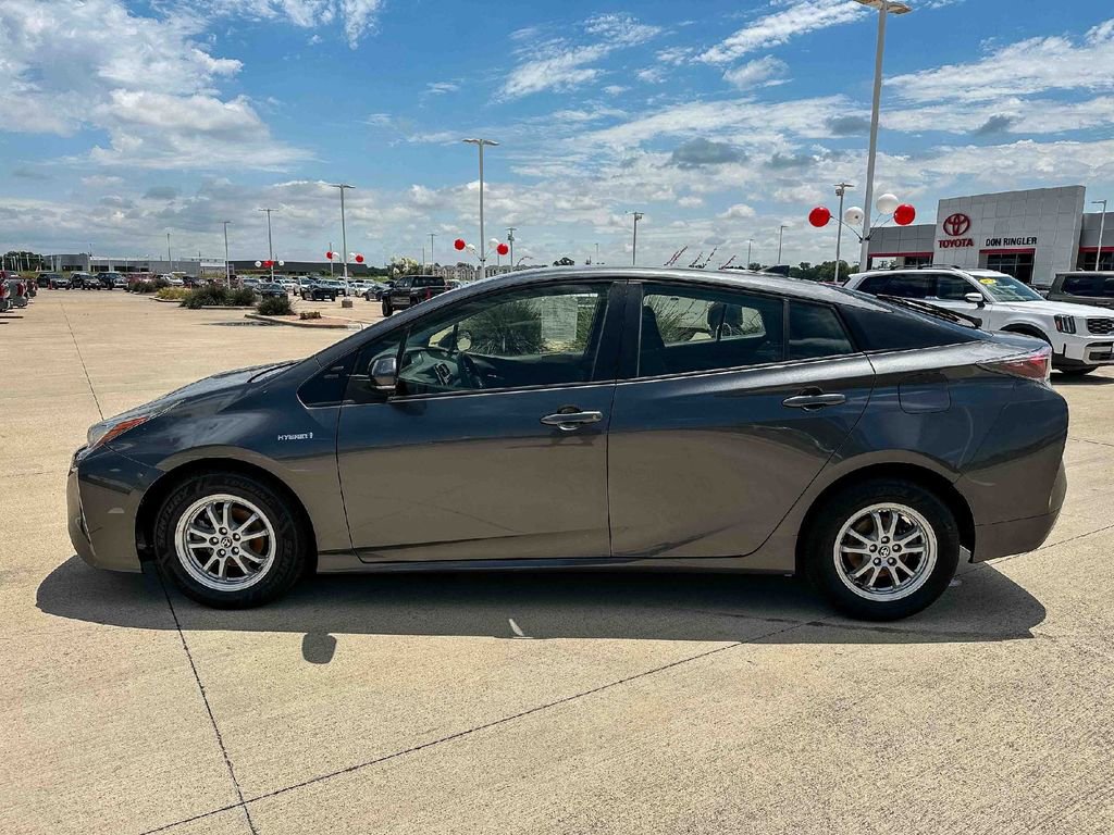 Used 2016 Toyota Prius Two FWD image 6
