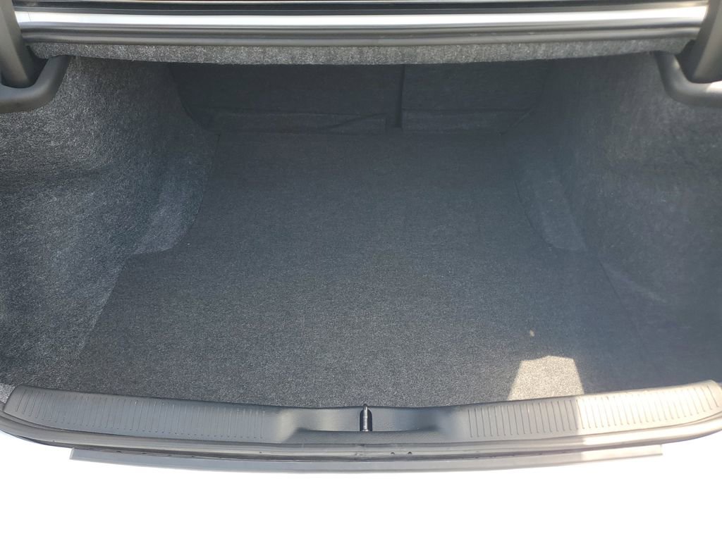 Used 2023 Dodge Charger SXT w/ Blacktop Package image 9