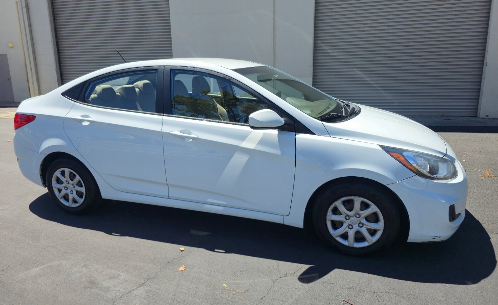 Used 2014 Hyundai Accent GLS FWD image 6