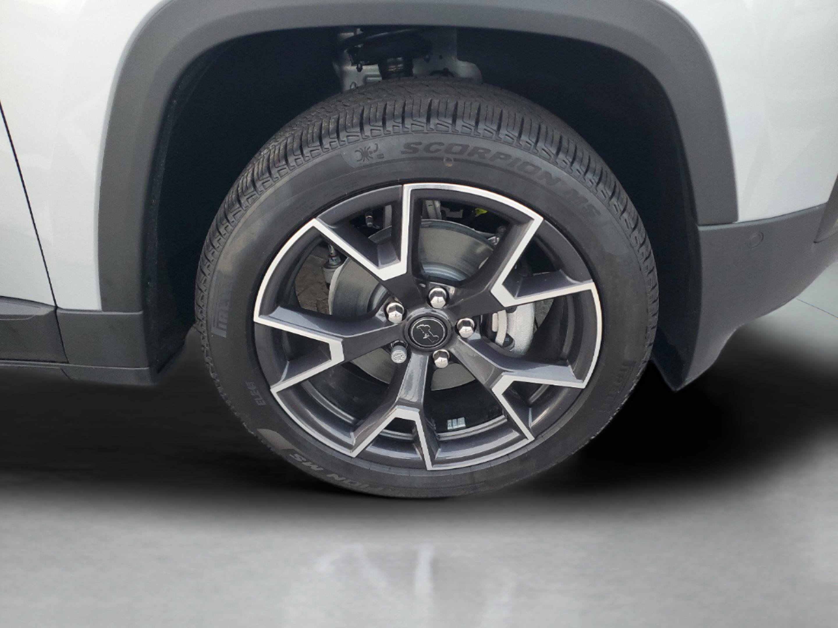 New 2026 Jeep Cherokee Overland w/ Advanced Pro Tech Group AWD/4WD image 5