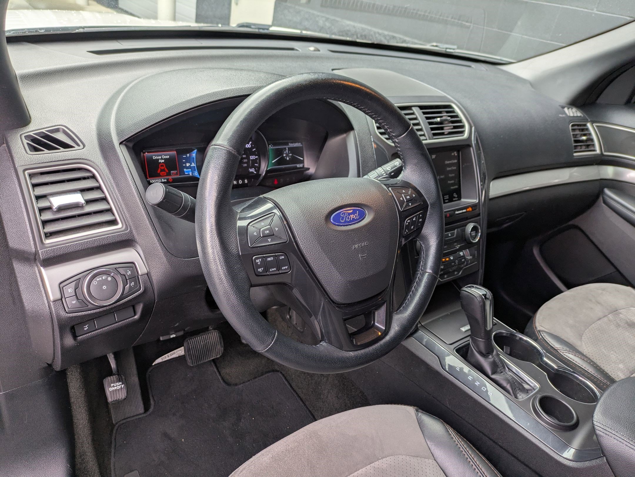 Used 2017 Ford Explorer XLT w/ Equipment Group 202A image 11