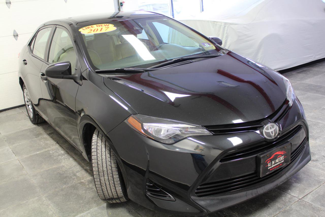 Used 2017 Toyota Corolla LE image 3