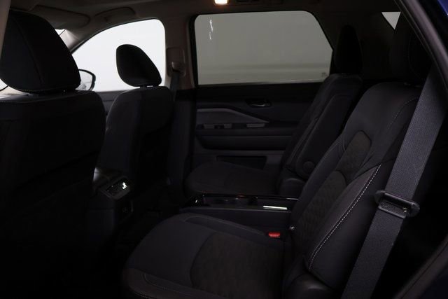 Certified 2025 Nissan Pathfinder SV w/ SV Premium Package image 27