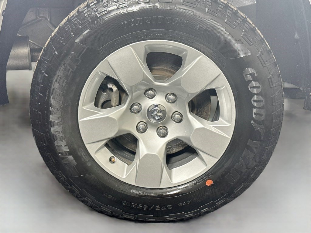 Used 2023 RAM 1500 Big Horn AWD/4WD image 32
