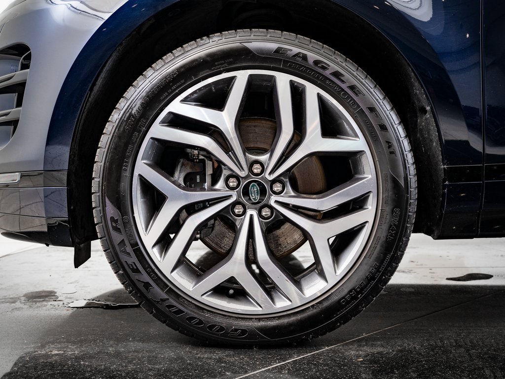 Used 2023 Land Rover Range Rover Evoque R-Dynamic SE image 11