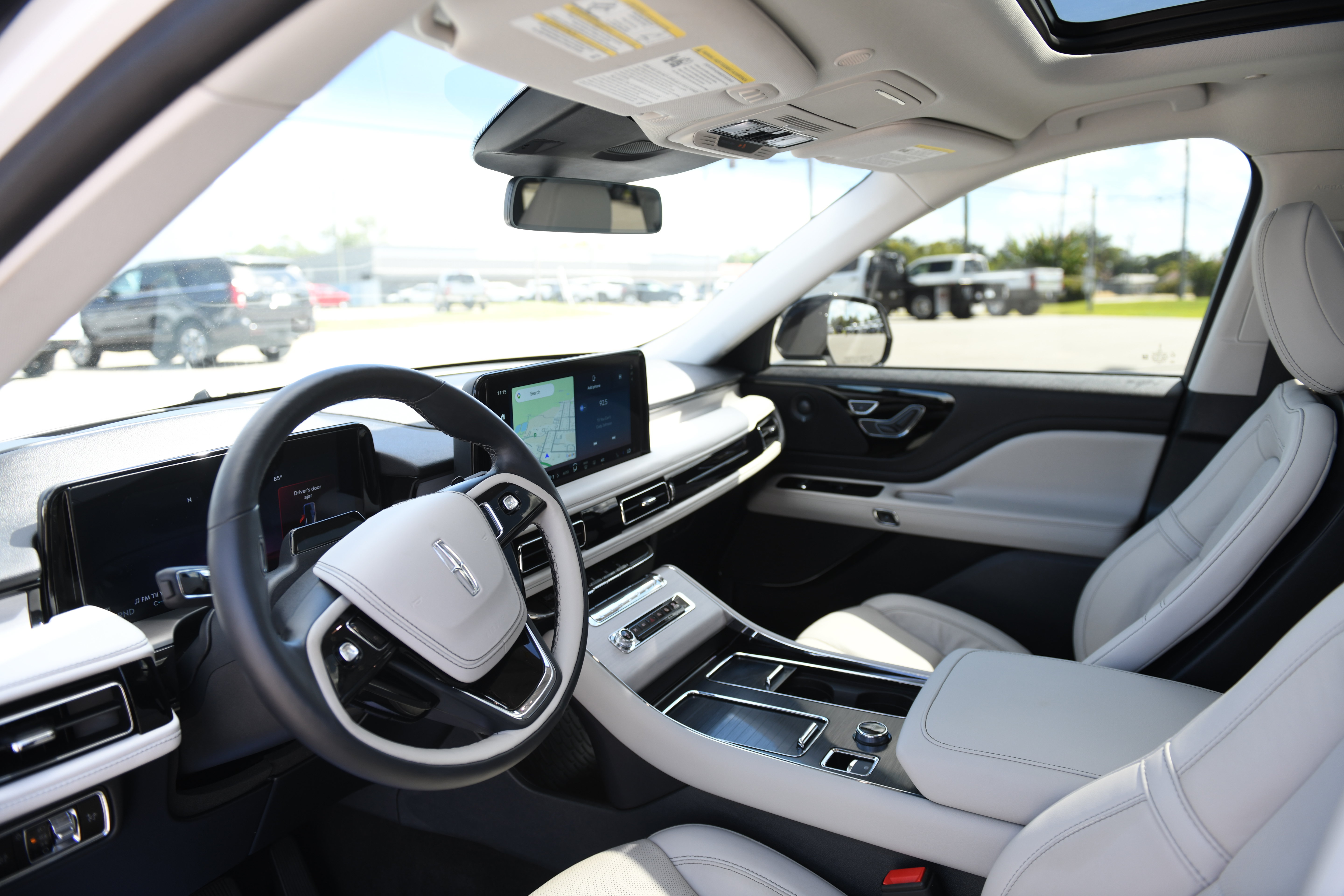 Used 2025 Lincoln Aviator Reserve w/ Jet Appearance Package RWD image 21