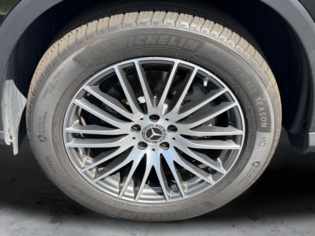 Used 2024 Mercedes-Benz GLC 300 4MATIC image 40