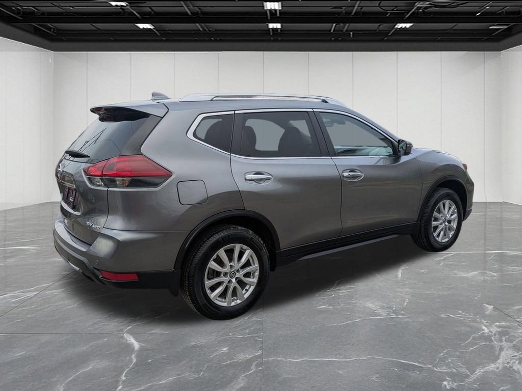 Used 2019 Nissan Rogue SV image 5