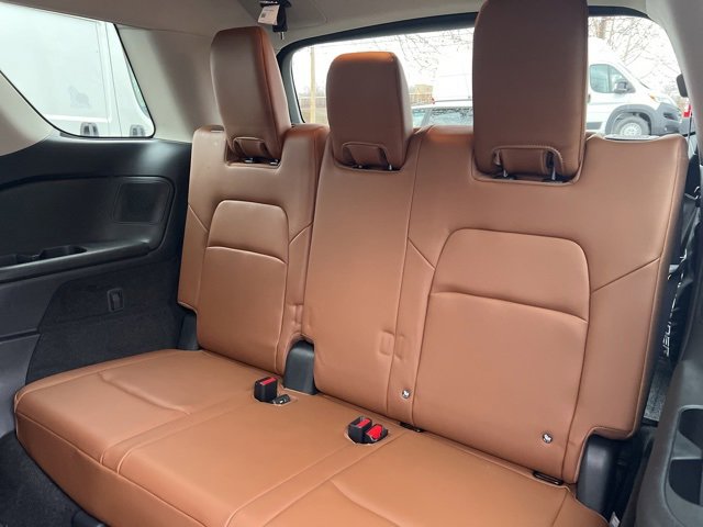 Used 2024 Nissan Pathfinder Platinum image 22