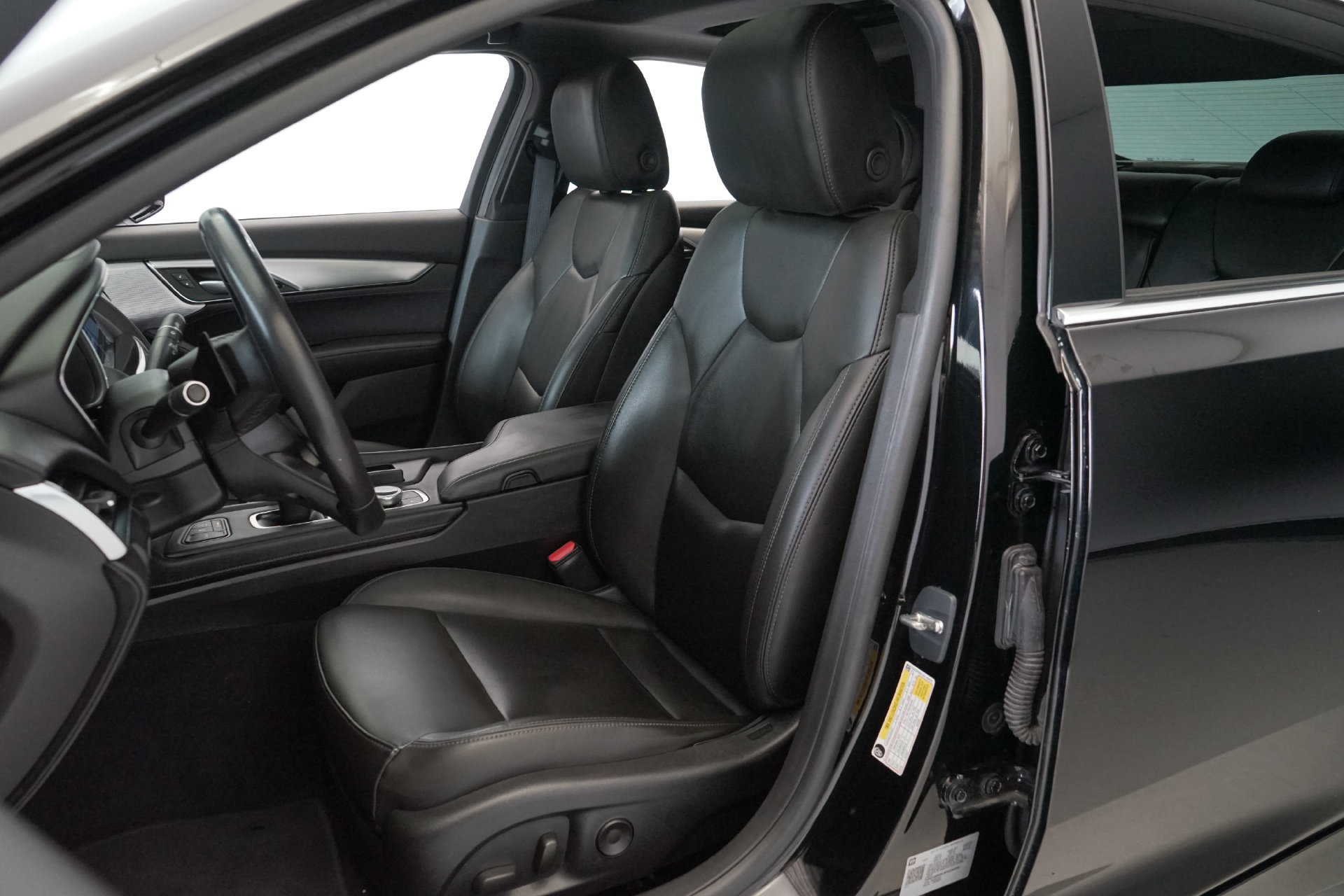Used 2023 Cadillac CT5 Luxury w/ Sun And Sound Package RWD image 3