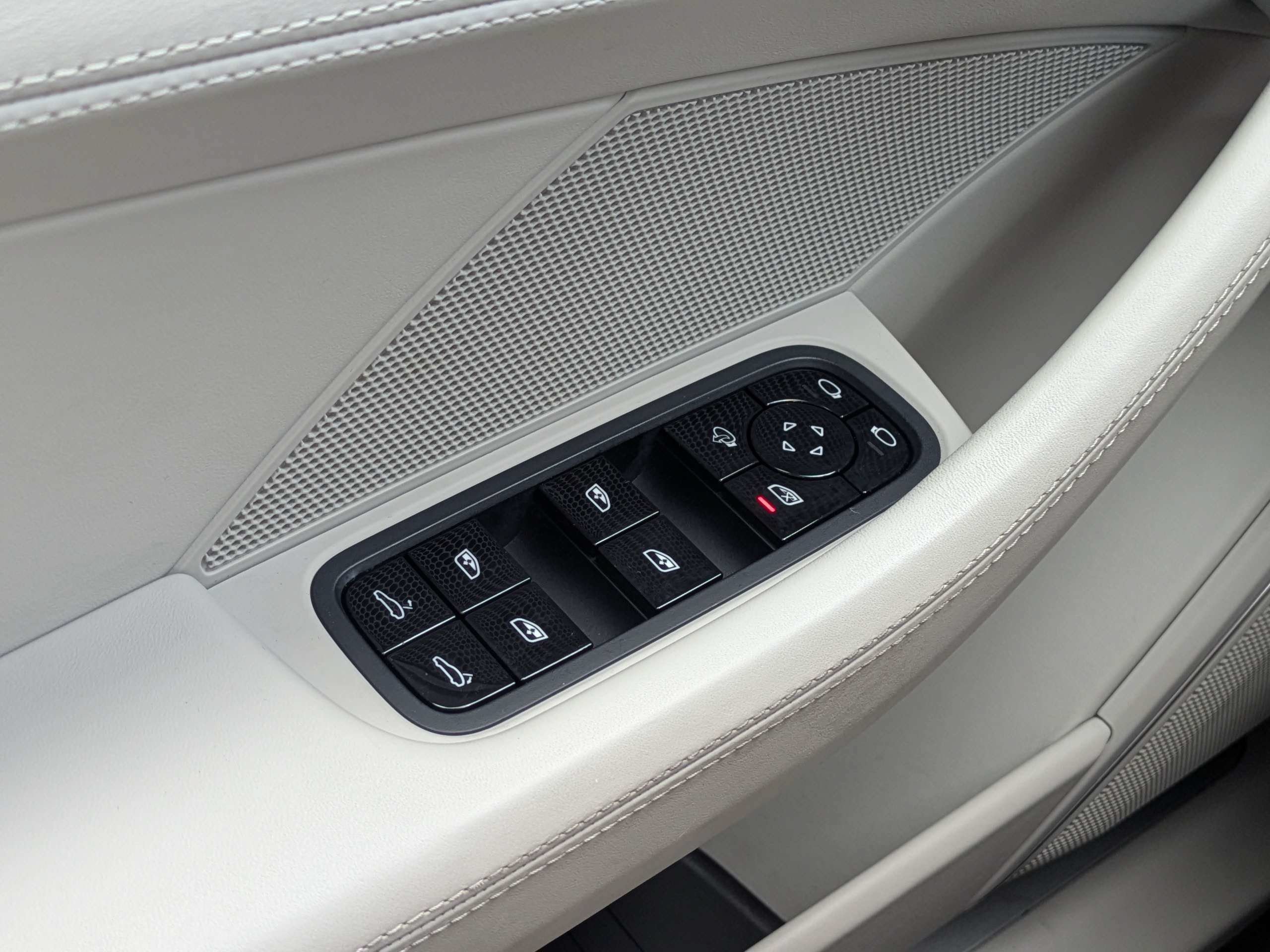 Used 2021 Porsche Panamera 4 w/ Premium Package AWD/4WD image 22