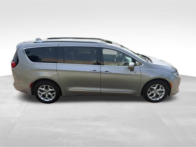 Used 2020 Chrysler Pacifica Limited FWD image 2