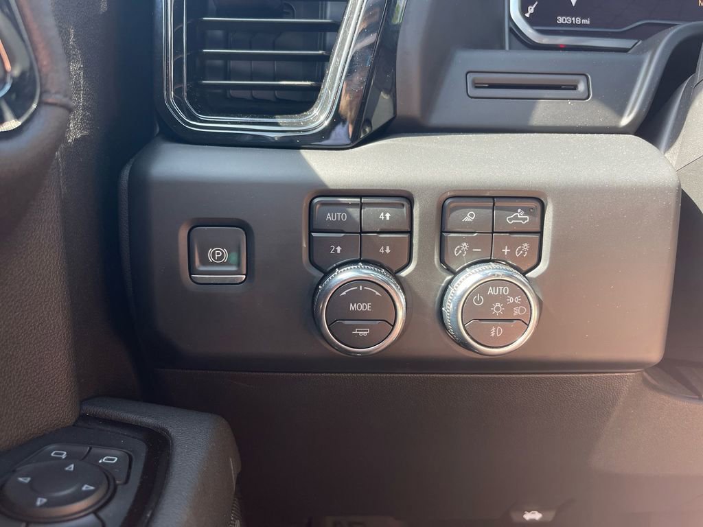 Used 2023 GMC Sierra 1500 AT4 w/ AT4 Premium Package image 25