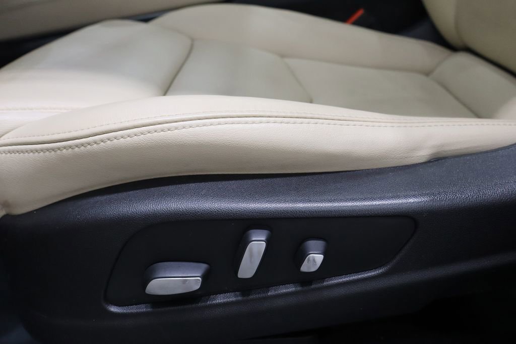 Used 2019 Cadillac XT5 Luxury image 24