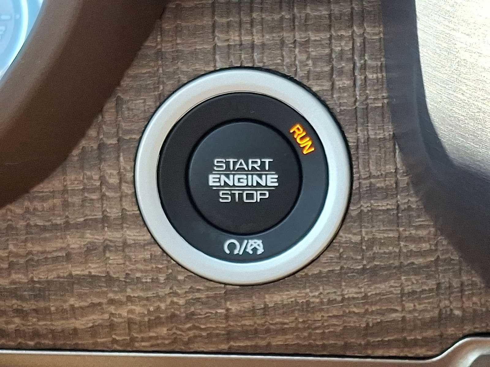 Used 2020 RAM 1500 Limited image 23