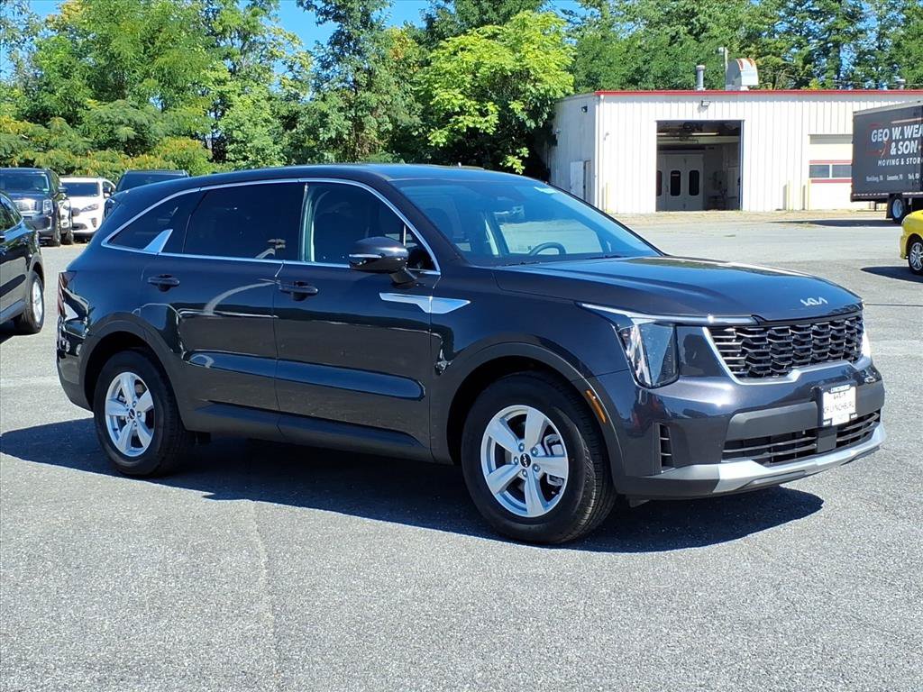 New 2026 Kia Sorento LX FWD image 2