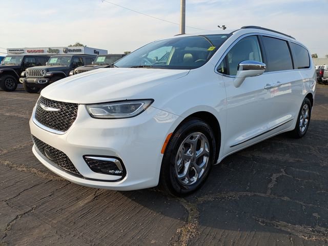 Used 2022 Chrysler Pacifica Limited image 8