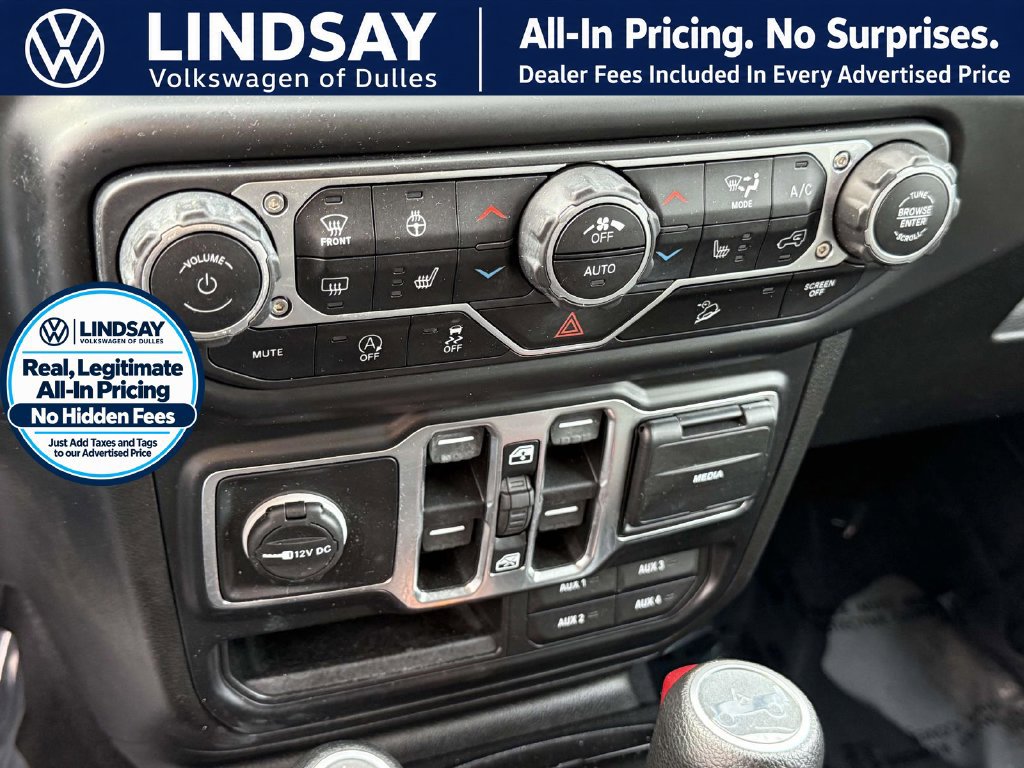 Used 2019 Jeep Wrangler Unlimited Sahara AWD/4WD image 18
