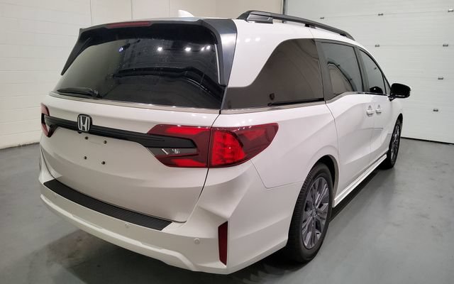Used 2025 Honda Odyssey Touring image 8
