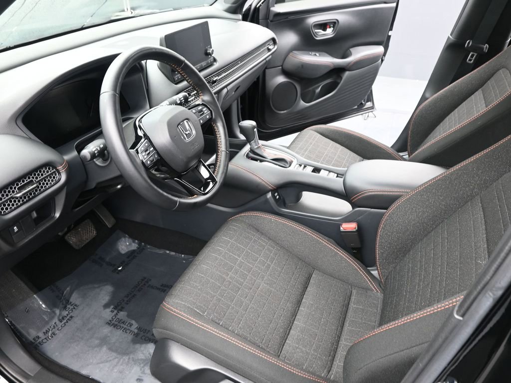 Used 2025 Honda HR-V Sport image 14