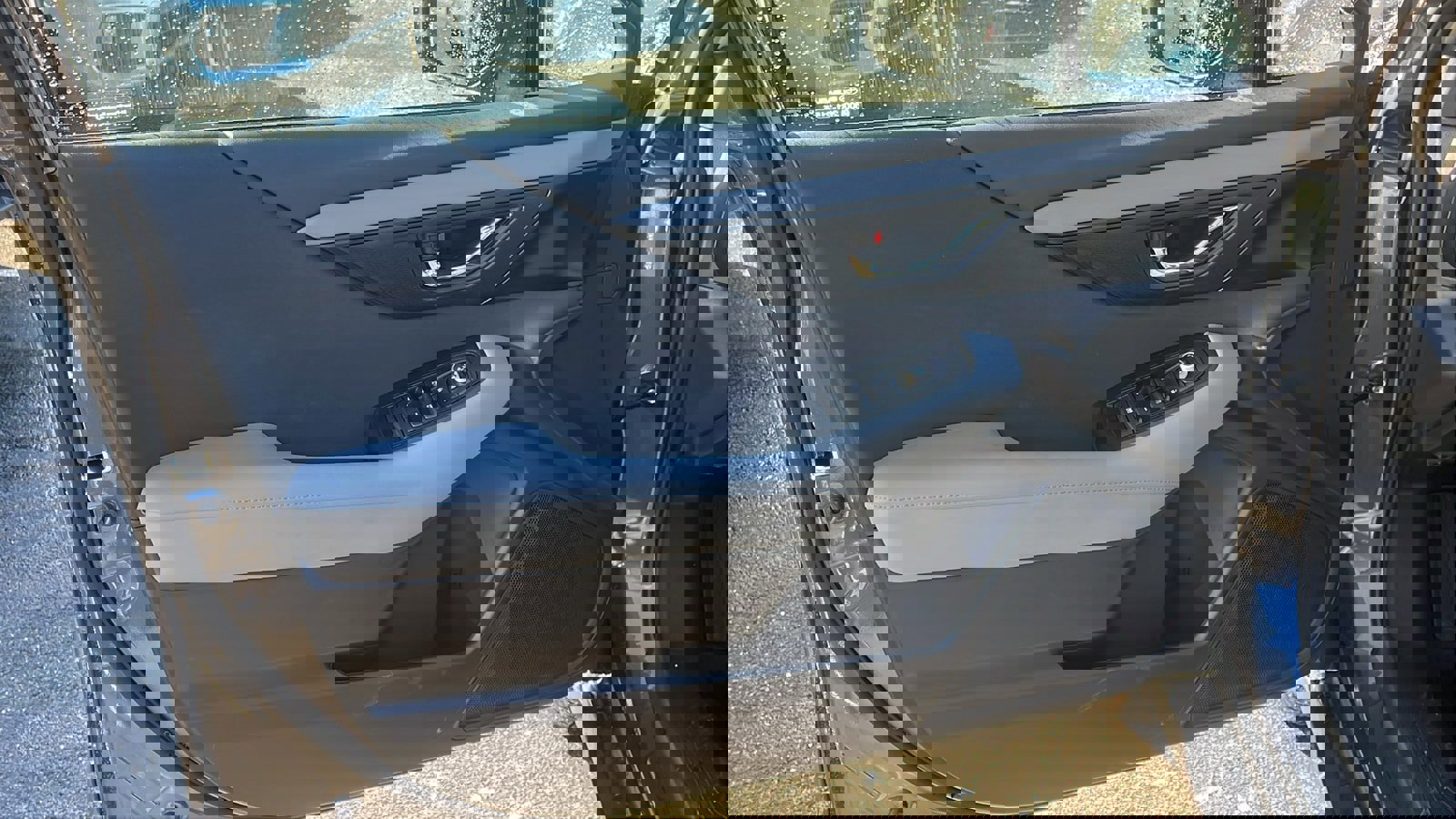 Certified 2025 Subaru Outback Premium image 7