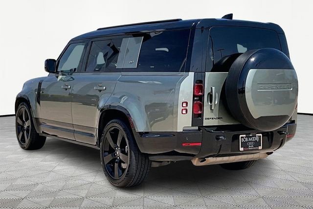Used 2024 Land Rover Defender 130 X-Dynamic SE image 12
