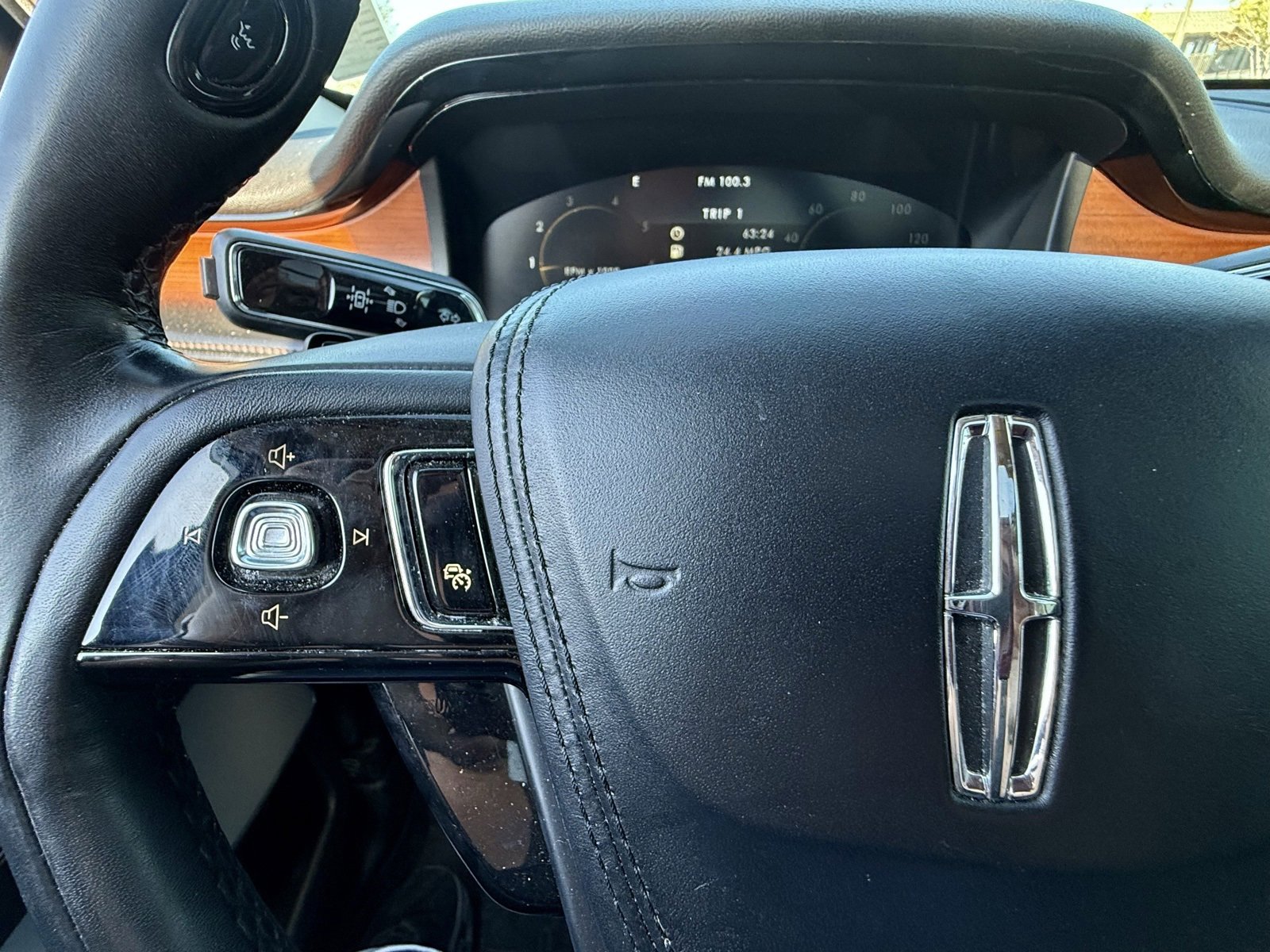 Used 2020 Lincoln Aviator Grand Touring w/ Equipment Group 302A image 22