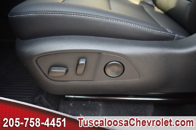 New 2027 Chevrolet Traverse LT w/ Midnight/Sport Edition FWD image 17