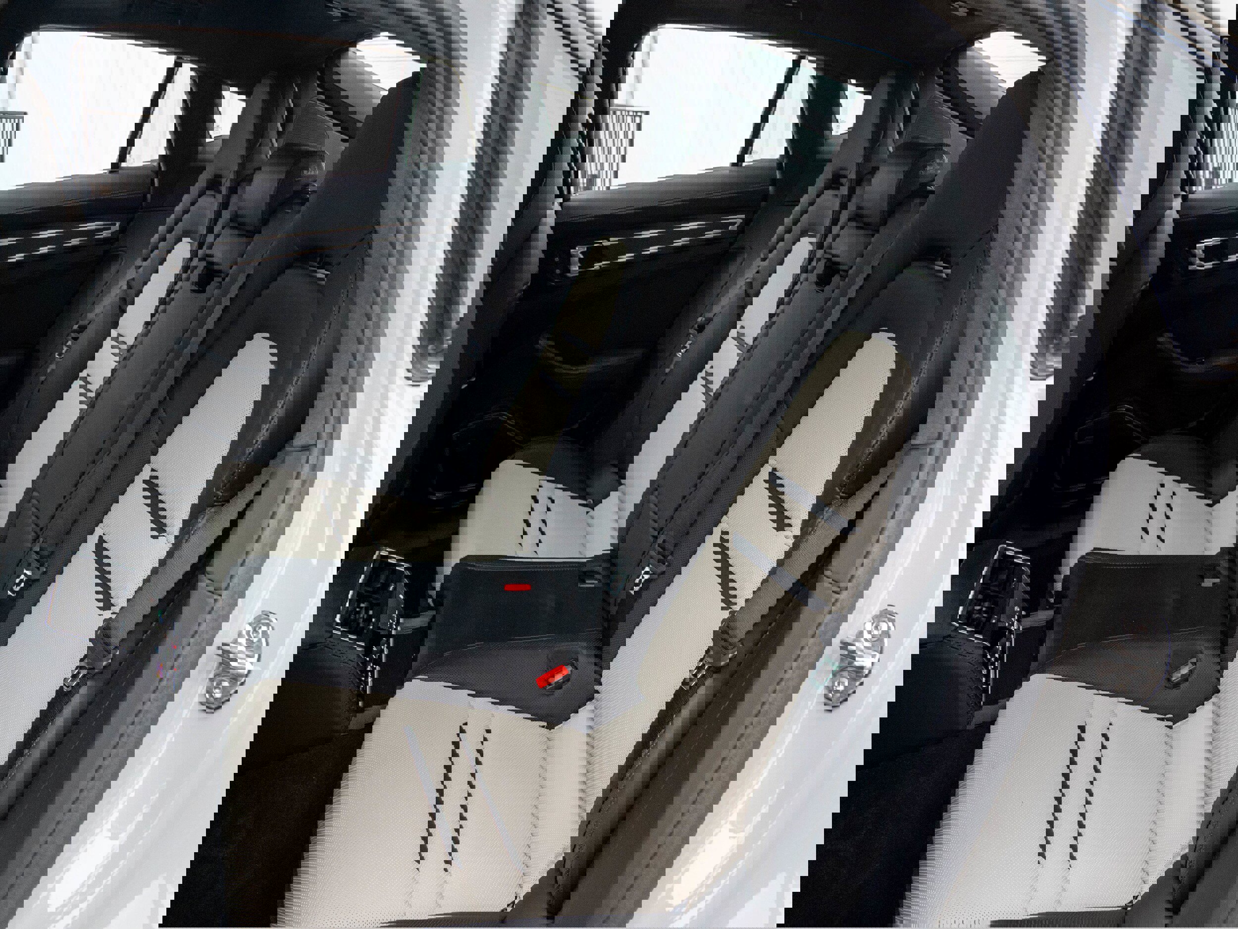 Used 2022 Porsche Panamera GTS w/ Premium Package image 35