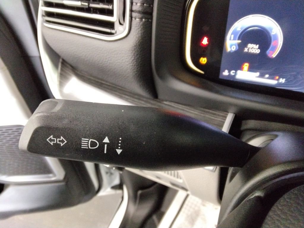 Used 2023 Jeep Wagoneer Series II w/ Premium Group I image 15