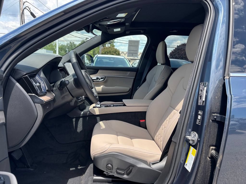New 2026 Volvo XC90 B6 Plus w/ Protection Package Premier AWD/4WD image 15