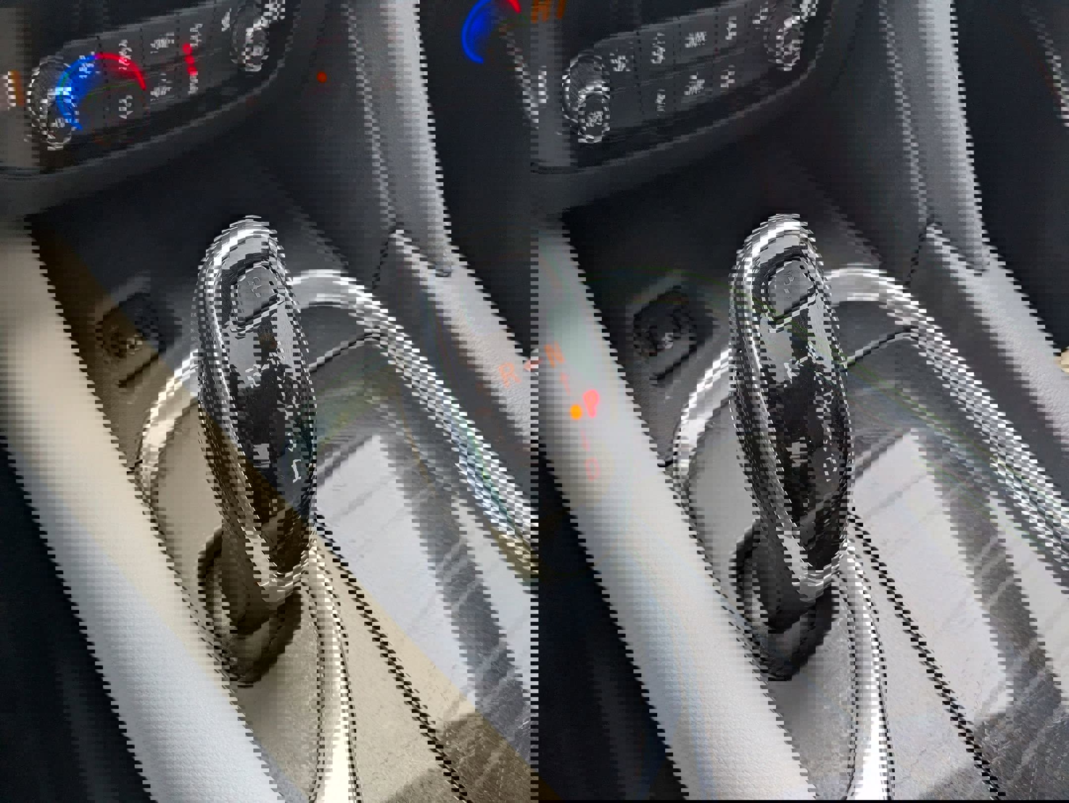 Used 2019 Buick Enclave Essence image 17