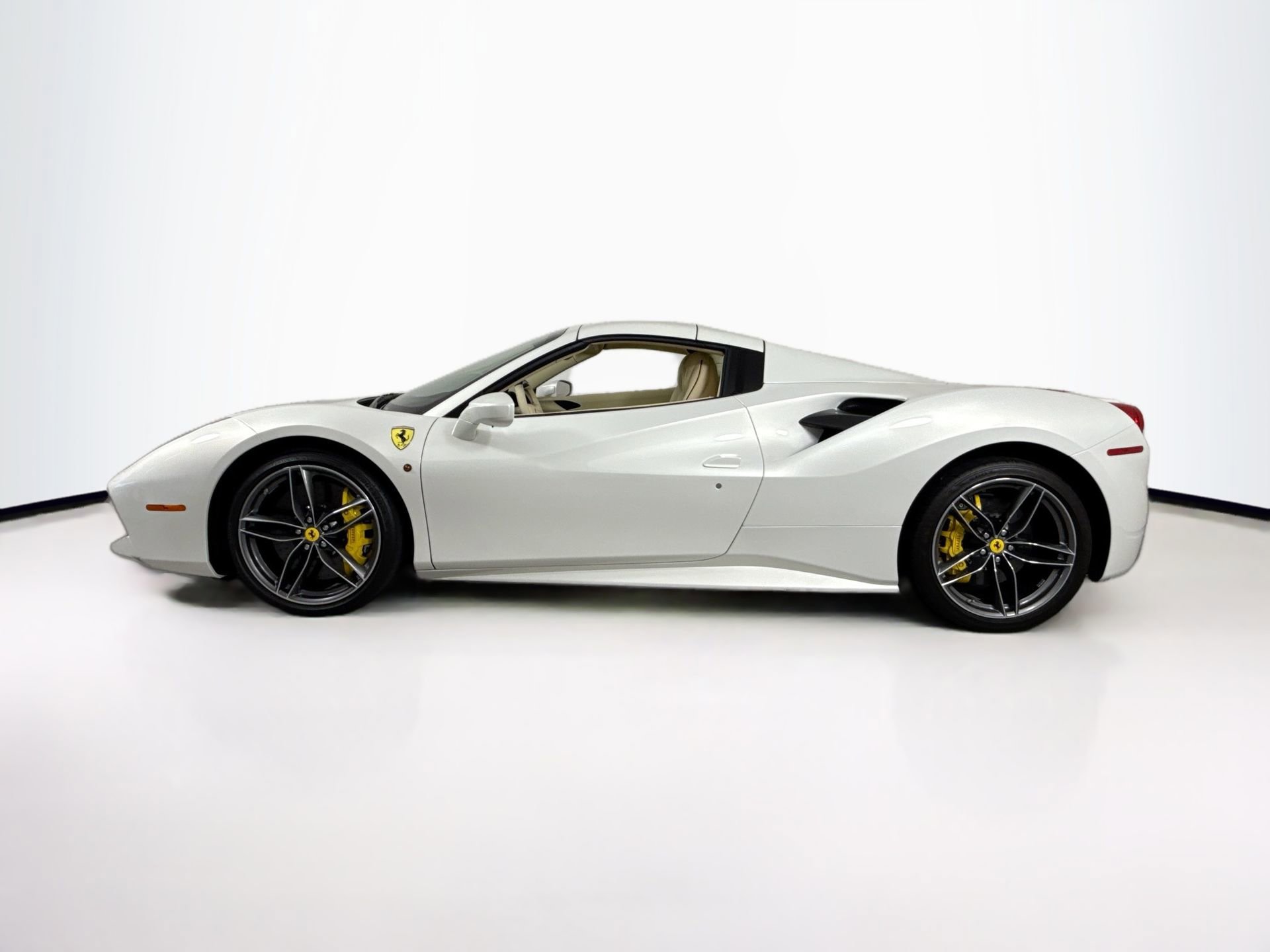 Certified 2019 Ferrari 488 Spider image 4