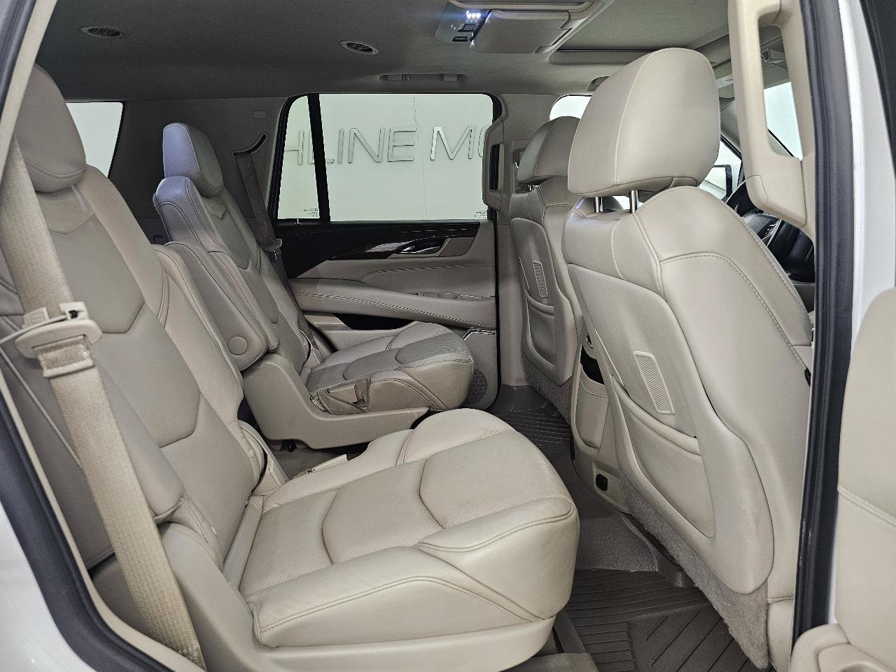 Used 2020 Cadillac Escalade Luxury AWD/4WD image 28