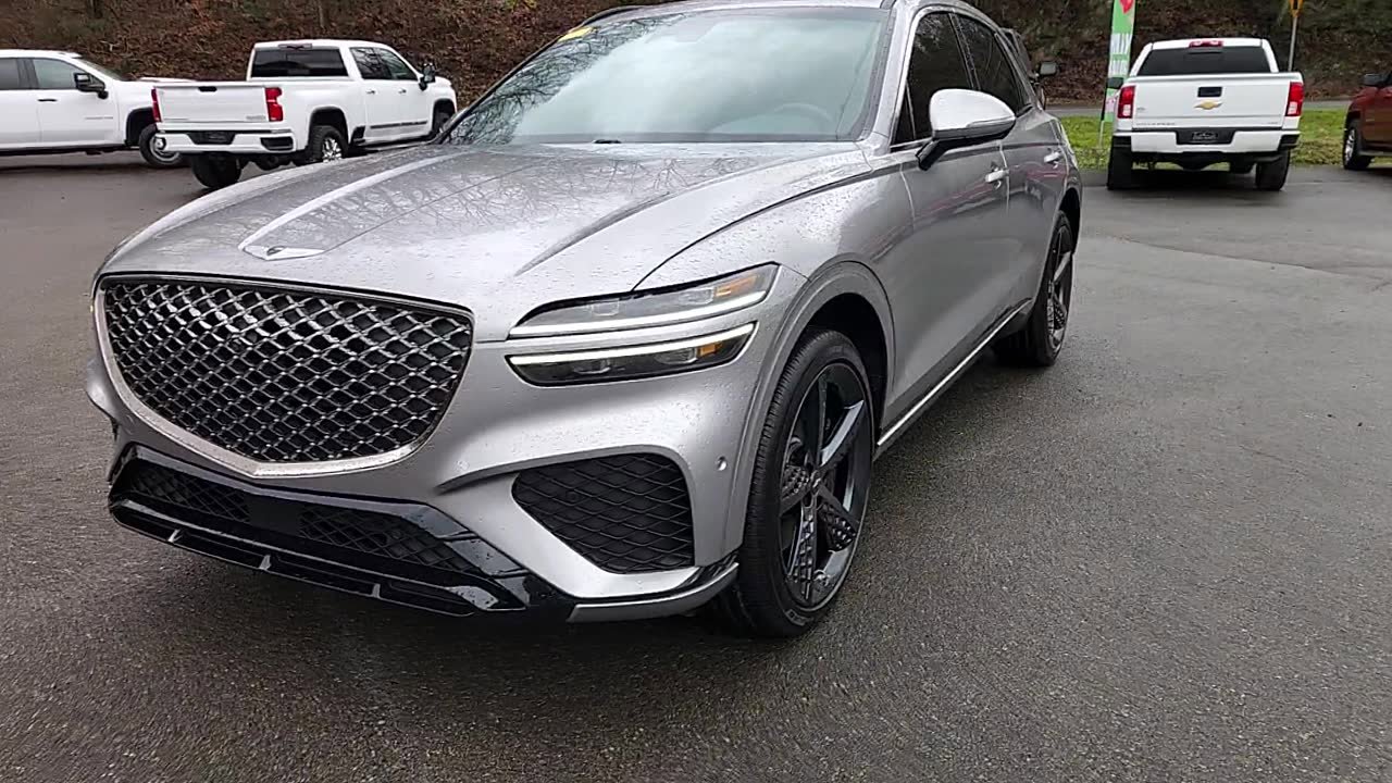 Used 2022 Genesis GV70 3.5T Sport w/ Sport Prestige Package image 2