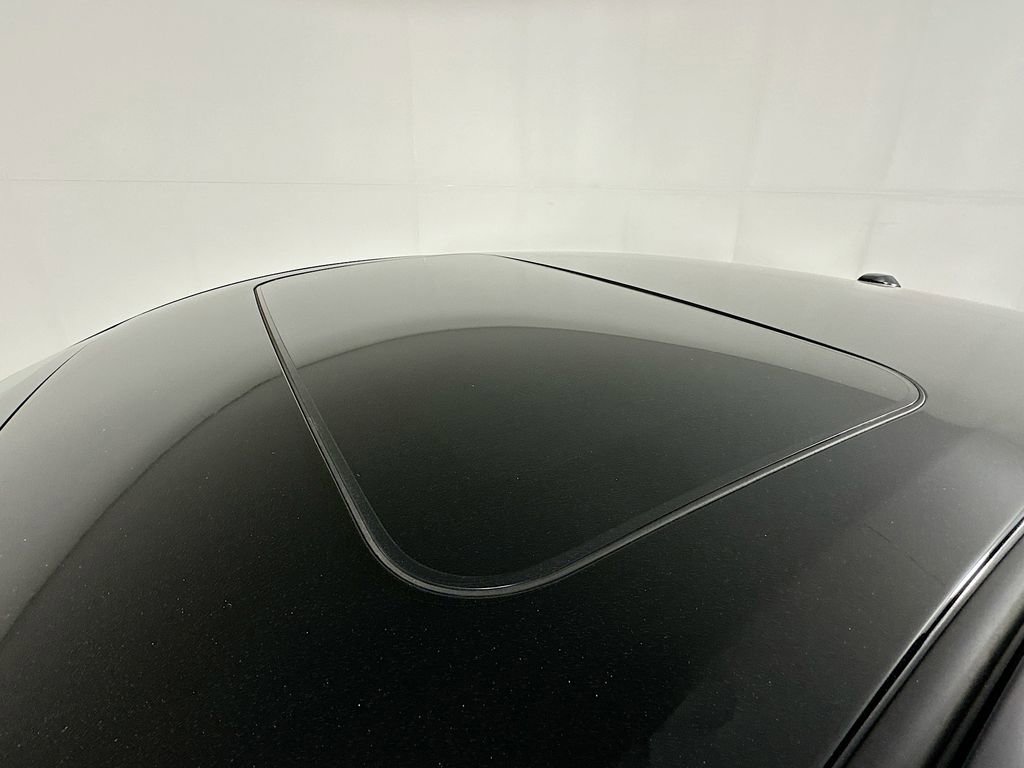 Certified 2025 Nissan Sentra SR w/ SR Premium Package image 30