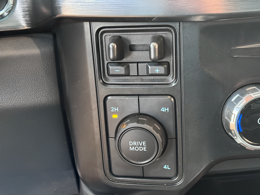 Used 2024 Ford F250 Lariat AWD/4WD image 19