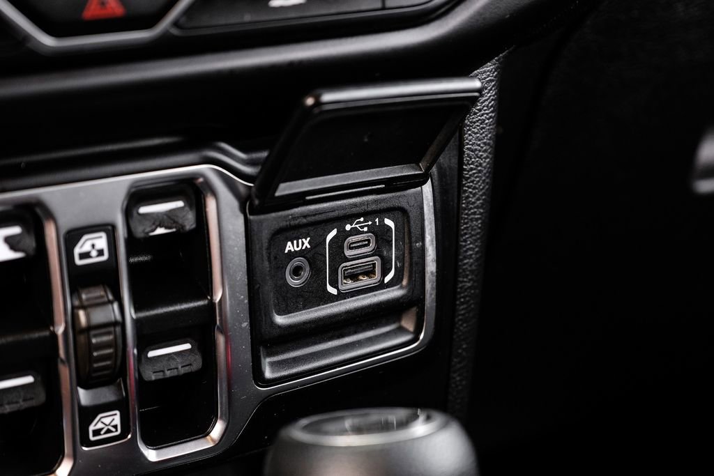 Used 2021 Jeep Wrangler Unlimited Sport image 25
