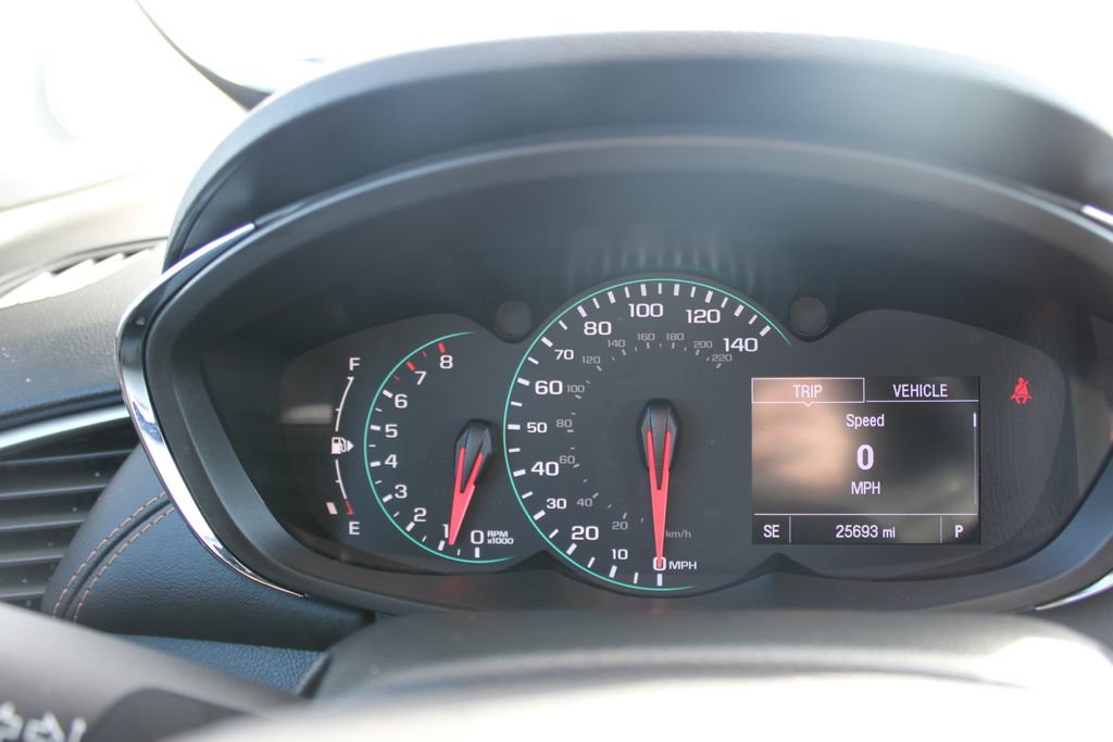 Used 2020 Chevrolet Trax LT w/ LT Convenience Package image 32