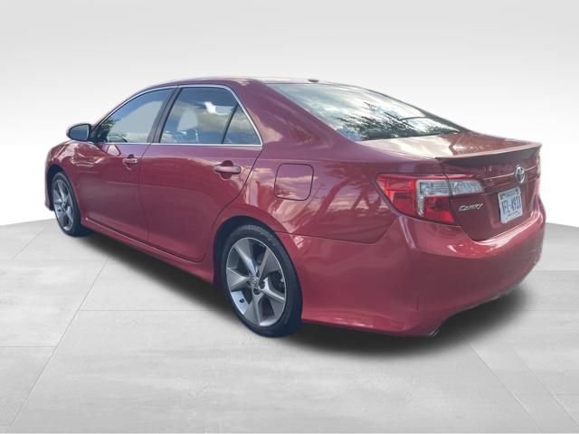 Used 2014 Toyota Camry SE w/ Leather Package FWD image 10