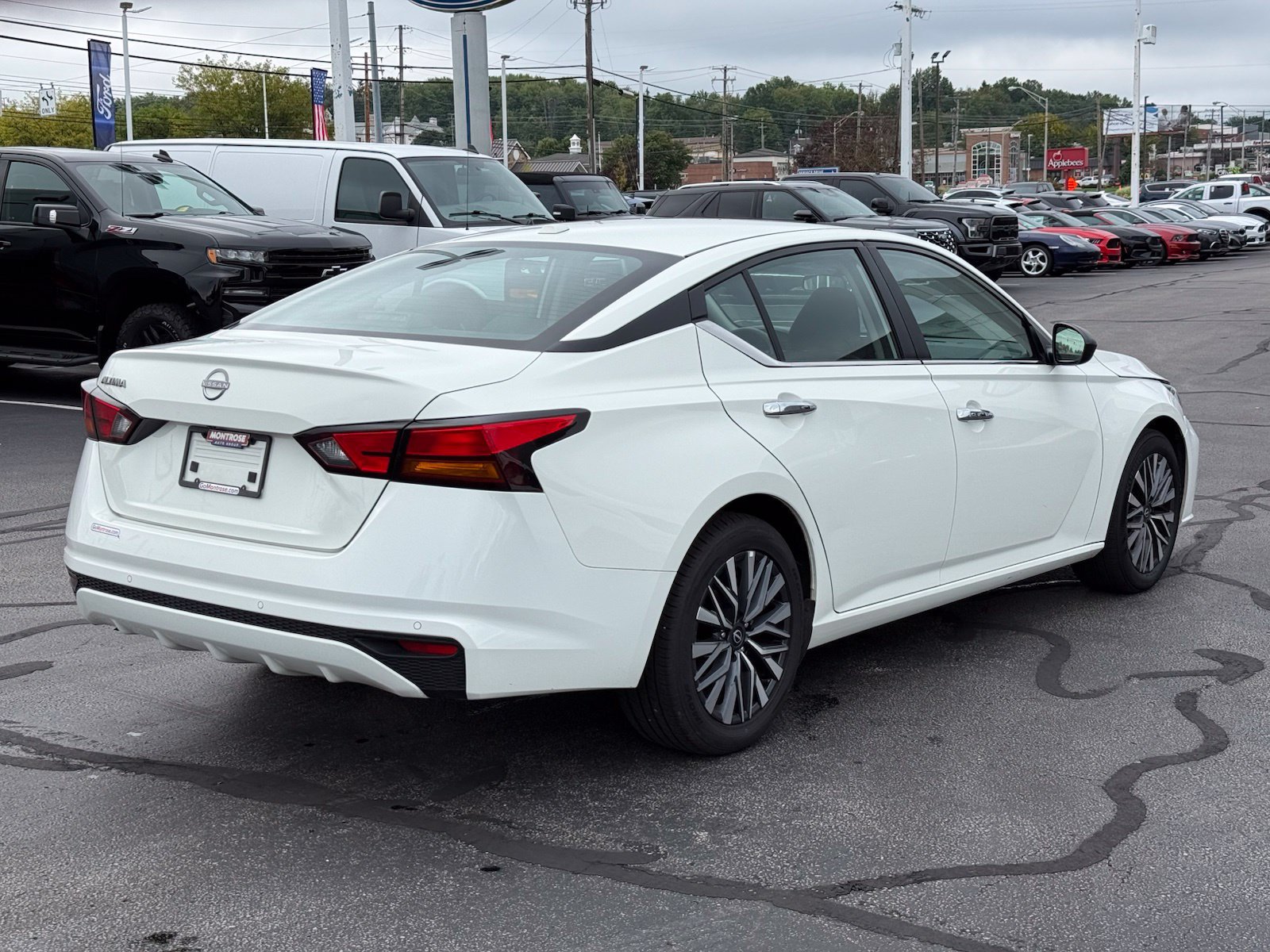 Used 2025 Nissan Altima 2.5 SV FWD image 4