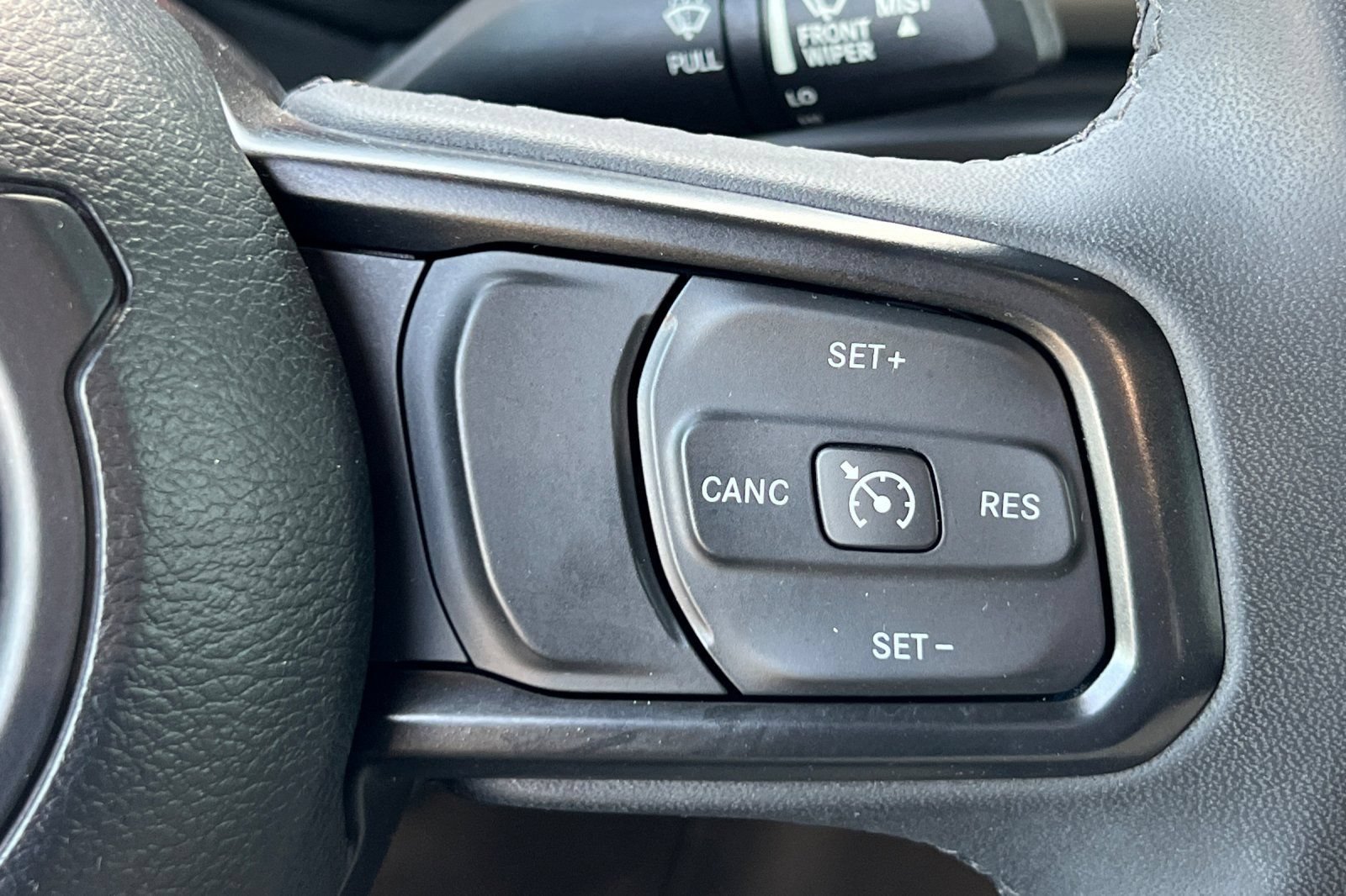 Used 2023 Jeep Gladiator Sport AWD/4WD image 31