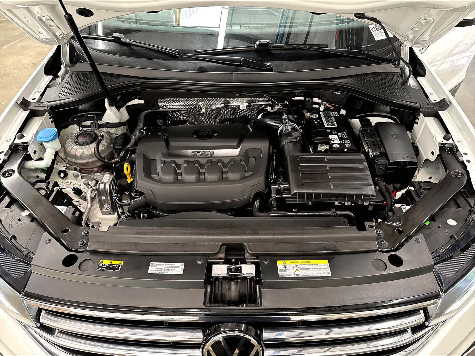 Used 2023 Volkswagen Tiguan SE AWD/4WD image 31