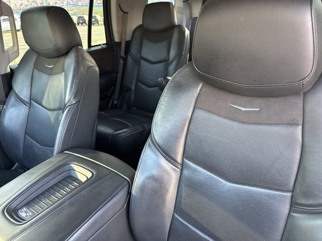 Used 2019 Cadillac Escalade Premium Luxury image 12